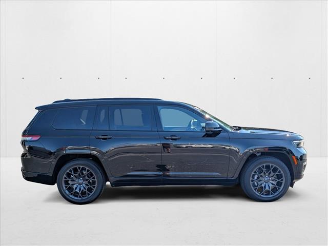 2023 Jeep Grand Cherokee Summit Reserve photo 4