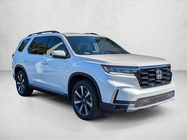 2025 Honda Pilot Touring photo 3