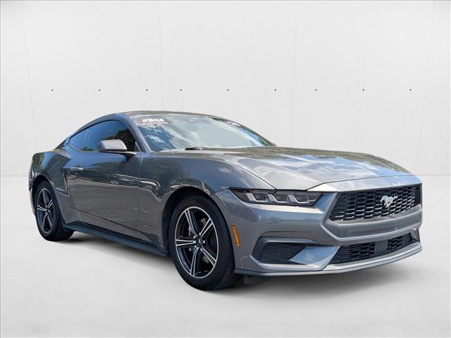 2025 Ford Mustang EcoBoost photo 3