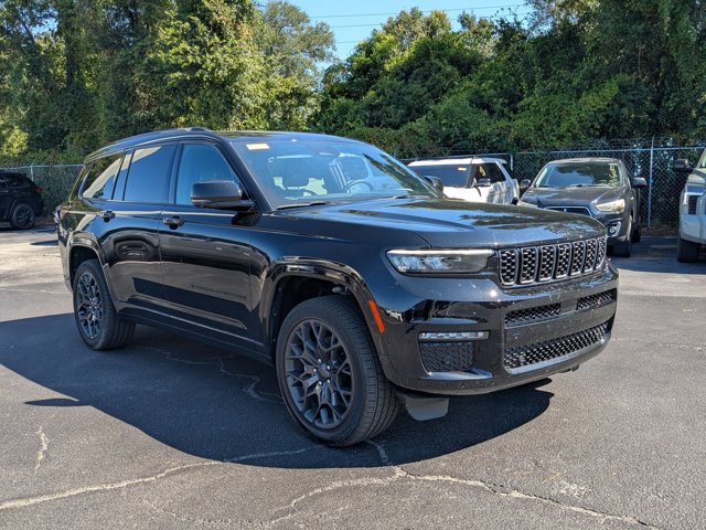 2023 Jeep Grand Cherokee Summit Reserve photo 3