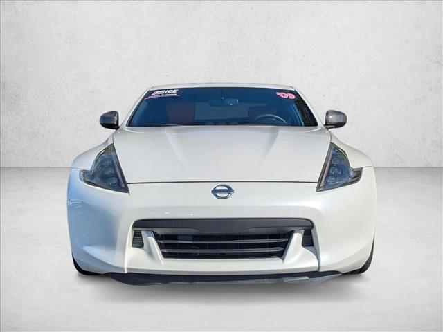 2009 Nissan 370Z Touring photo 2
