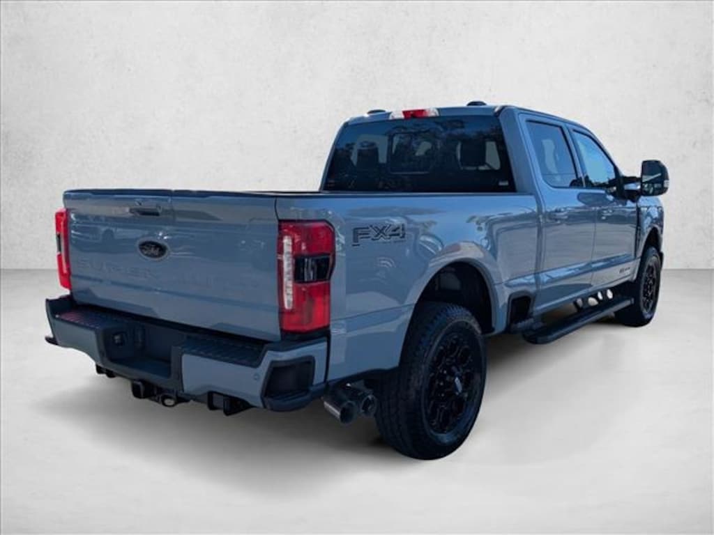 New 2025 Ford F-250 LARIAT Truck Crew Cab
