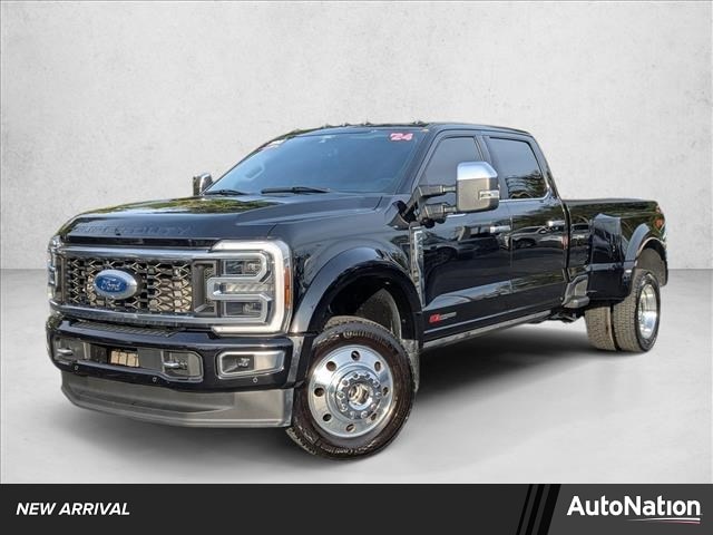 2024 Ford F-450 Super Duty Limited's photo