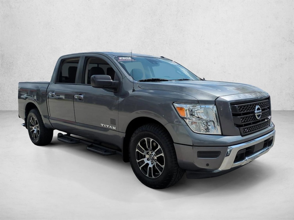 Used 2021 Nissan Titan SV Truck Crew Cab