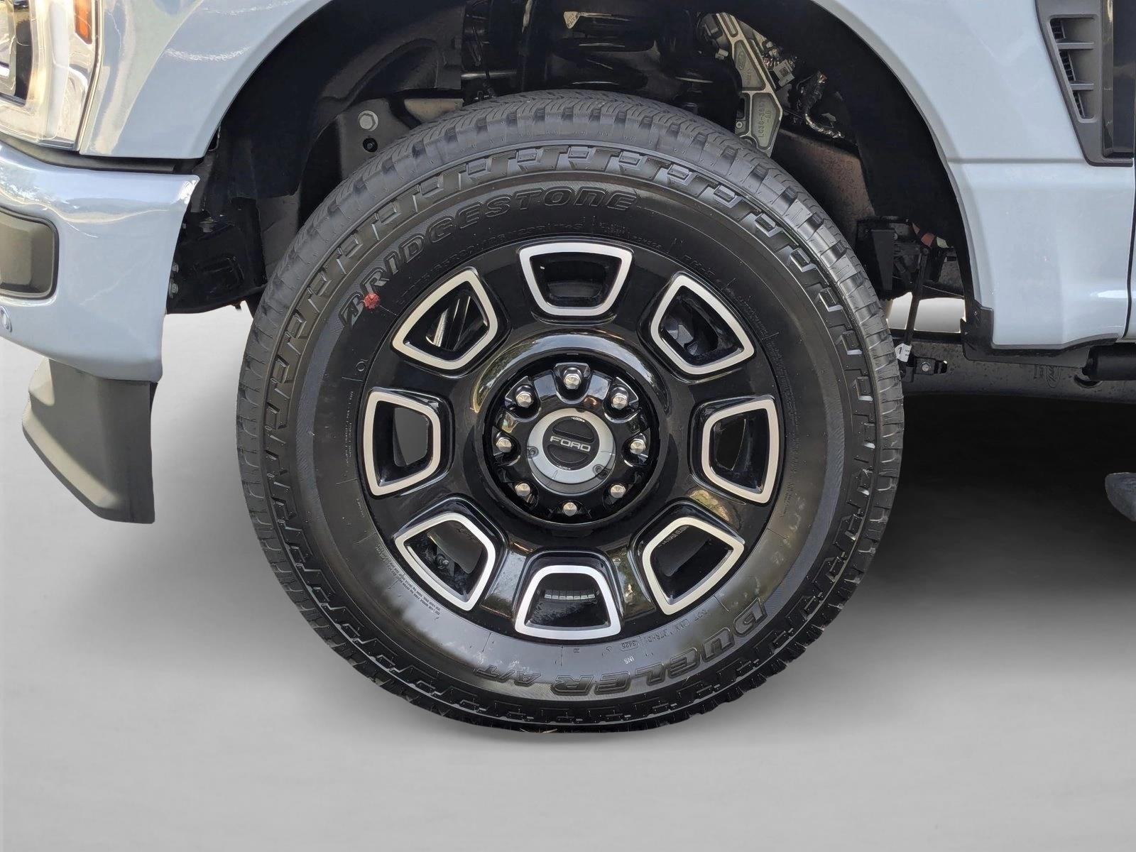 2026 Ford F-250 Super Duty Platinum - Photo 9