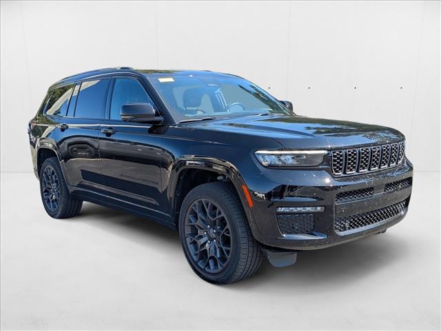 2023 Jeep Grand Cherokee Summit Reserve photo 3