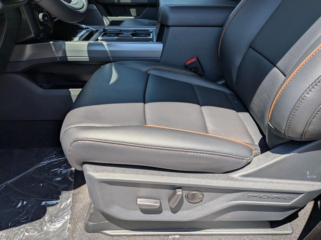 New 2026 Ford F-250 LARIAT Truck Crew Cab