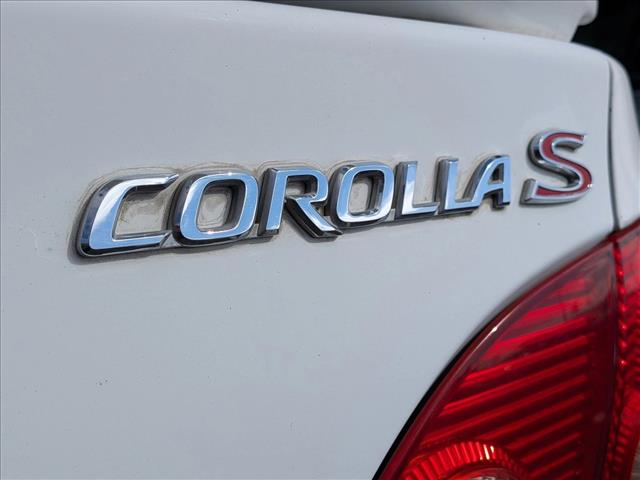 2005 Toyota Corolla S photo 2