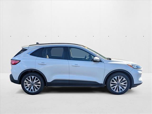 2020 Ford Escape Titanium Hybrid photo 4