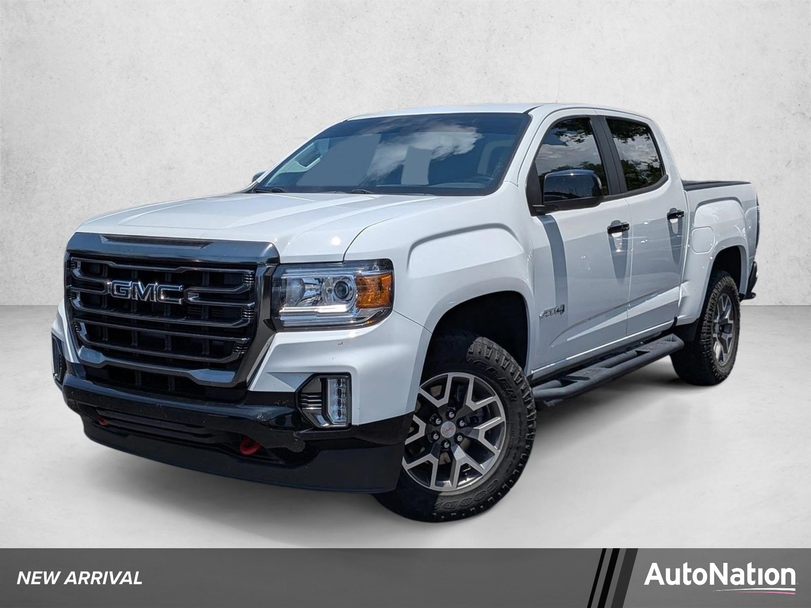 2022 GMC Canyon 4WD AT4 Crew Cab Short Box's photo