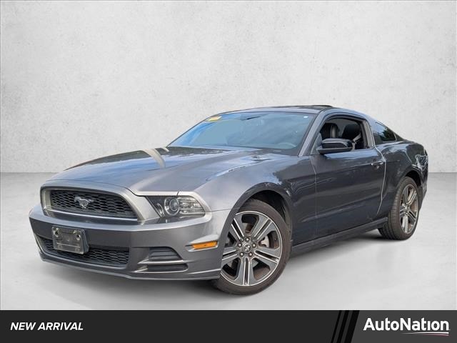 2014 Ford Mustang V6 Premium's photo