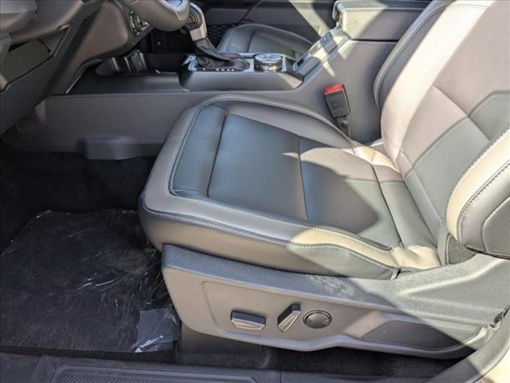 New 2025 Ford Bronco Outer Banks SUV