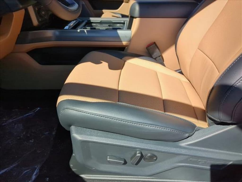 New 2026 Ford F-250 LARIAT Truck Crew Cab