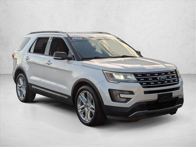 2016 Ford Explorer XLT photo 3