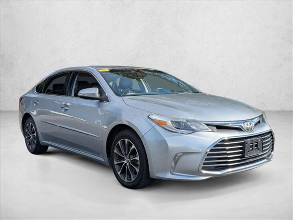 Used 2017 Toyota Avalon XLE Sedan