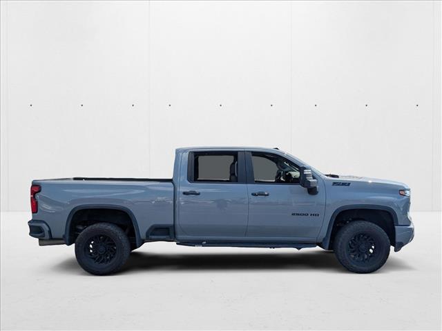 2024 Chevrolet Silverado 2500HD LT photo 4