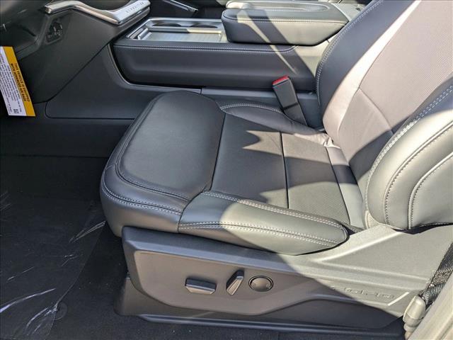 2025 Ford Expedition MAX Platinum photo 4