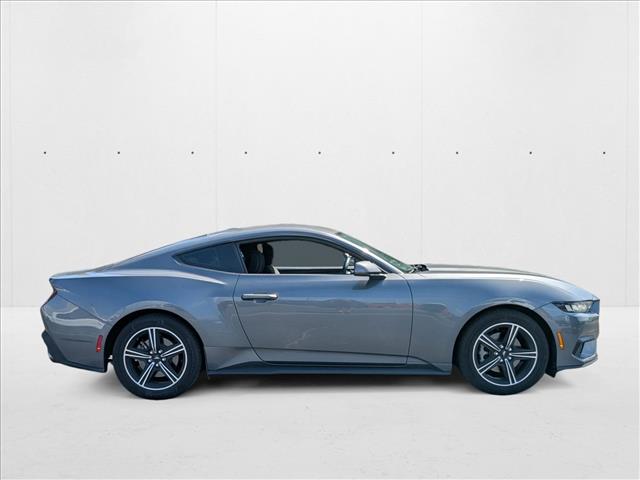 2025 Ford Mustang EcoBoost photo 4