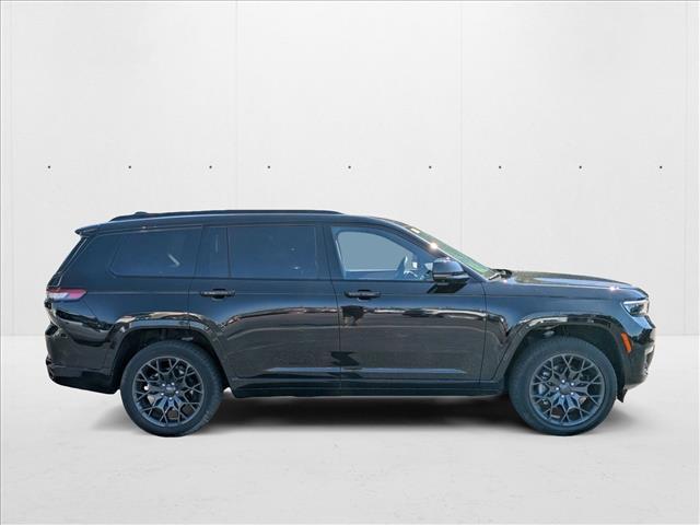 2023 Jeep Grand Cherokee Summit Reserve photo 4