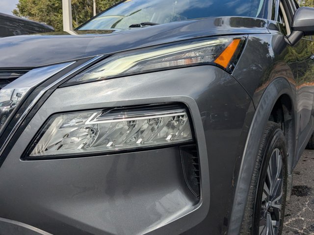 2021 Nissan Rogue SV photo 2