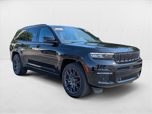 2023 Jeep Grand Cherokee Summit Reserve photo 3