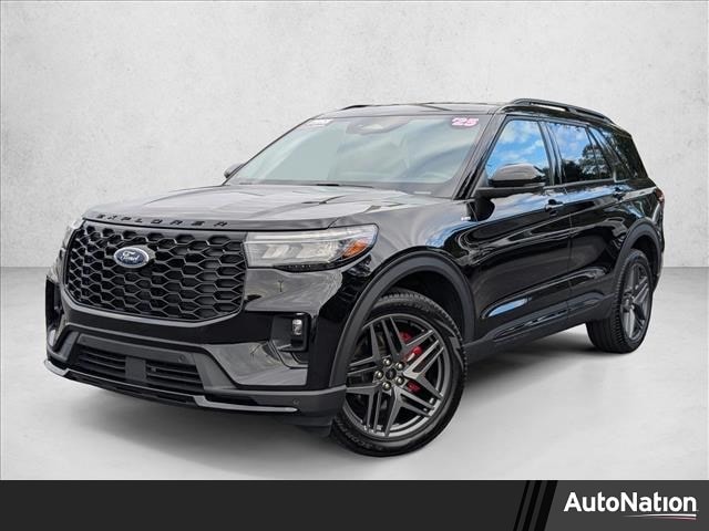 2025 Ford Explorer ST-LINE's photo