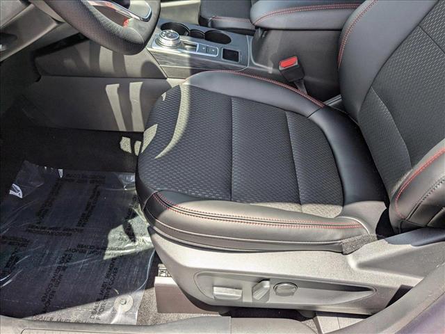 2025 Ford Escape ST-Line photo 4