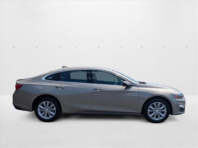 2024 Chevrolet Malibu 1LT photo 2
