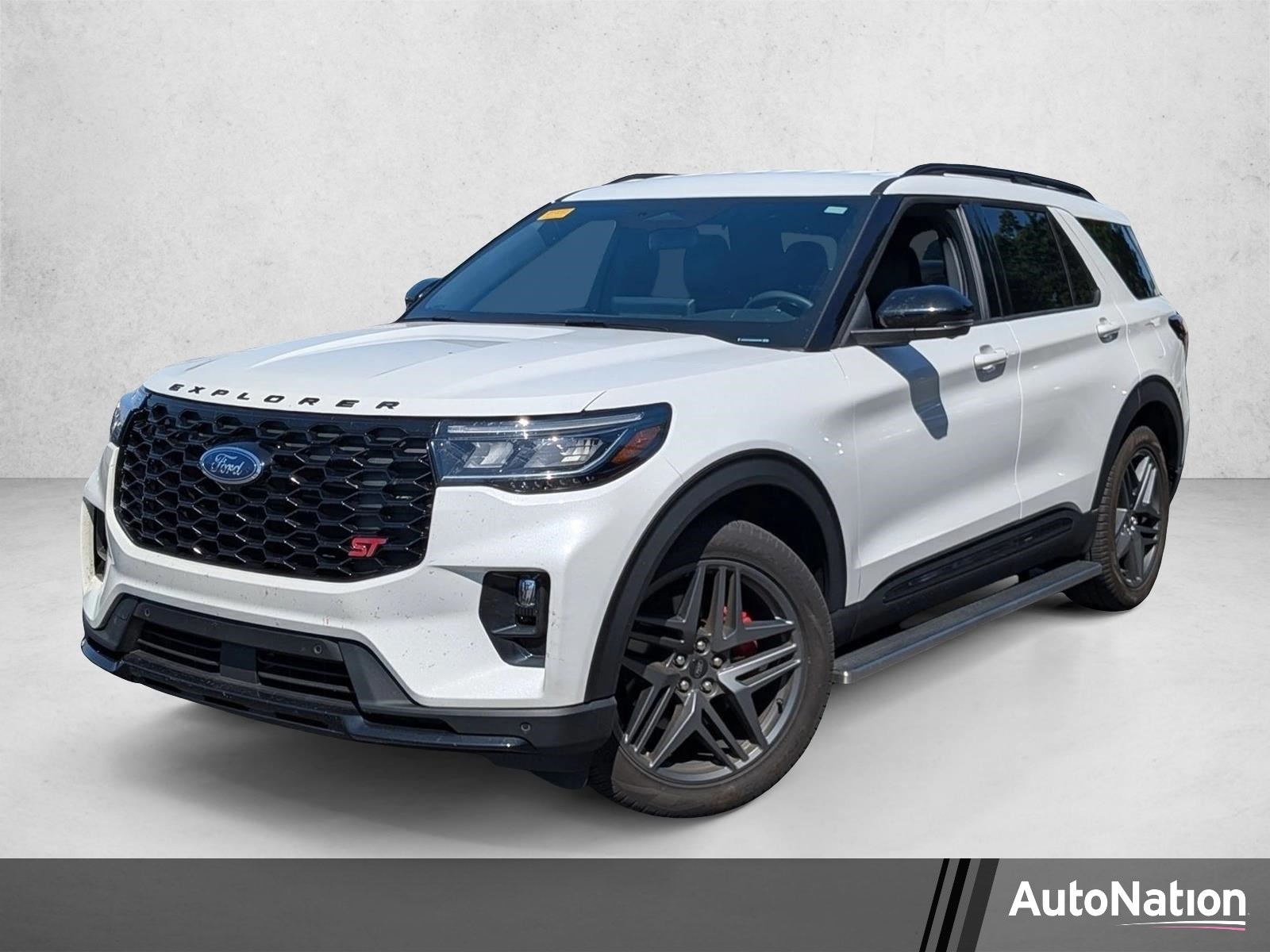 2025 Ford Explorer ST (PL535)'s photo