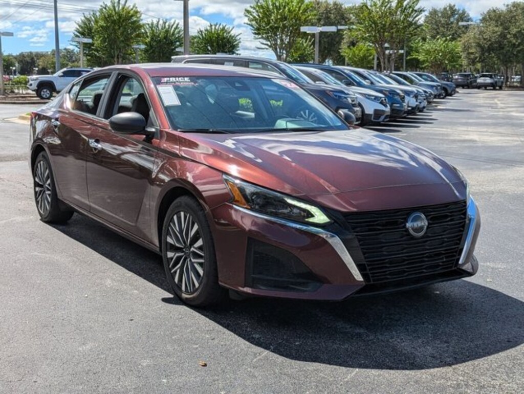 Used 2024 Nissan Altima 2.5 SV Sedan