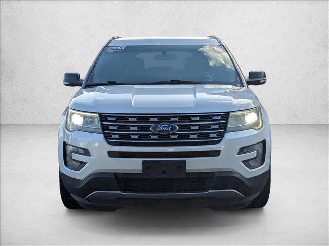 2016 Ford Explorer XLT photo 2