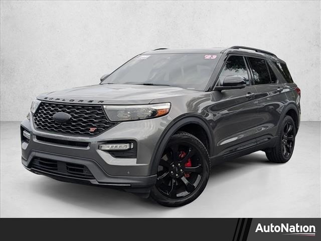 2023 Ford Explorer ST's photo