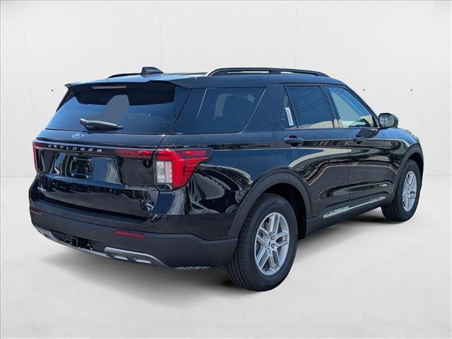2025 Ford Explorer photo 2
