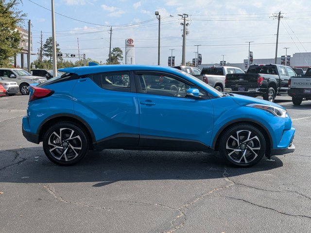 2019 Toyota C-HR XLE photo 4