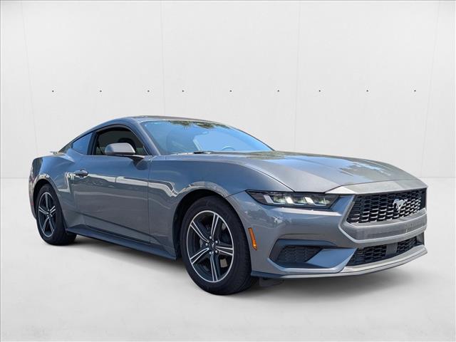 2025 Ford Mustang EcoBoost photo 3