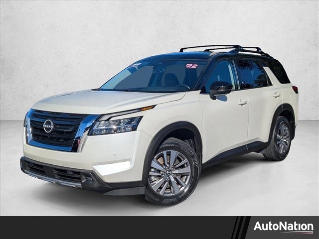 2022 Nissan Pathfinder SL's photo