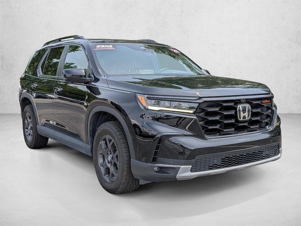 Certified 2025 Honda Pilot TrailSport SUV