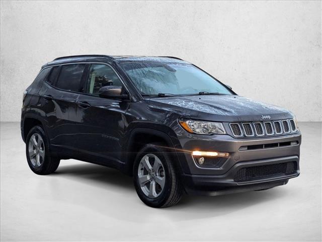 2018 Jeep Compass Latitude photo 2