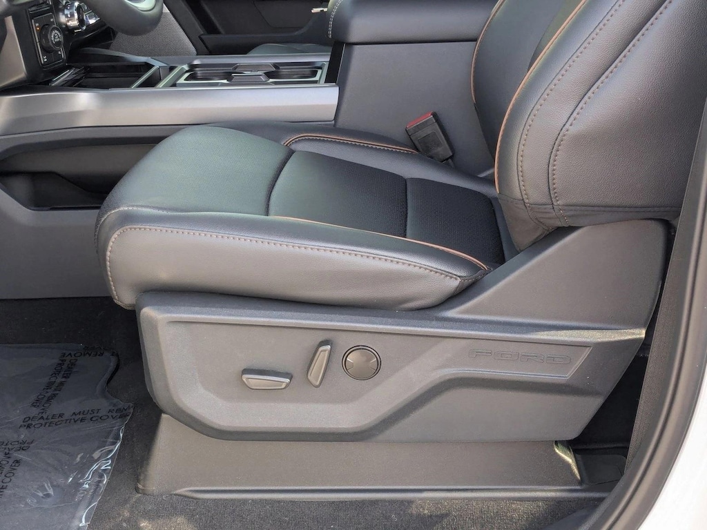 New 2026 Ford F-250 LARIAT Truck Crew Cab