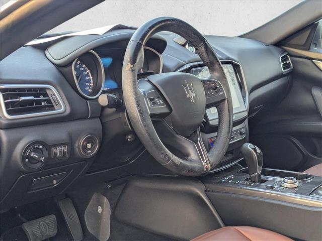 2017 Maserati Ghibli photo 2