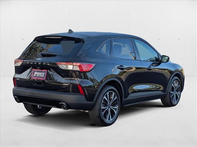 2021 Ford Escape SE Hybrid photo 3