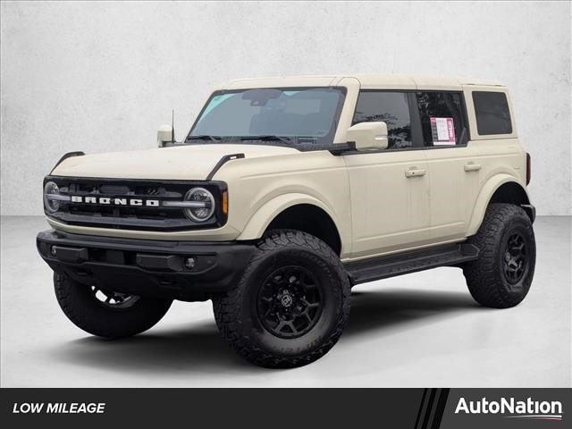 2025 Ford Bronco 4-Door Outer Banks's photo