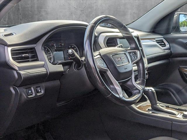 2017 Gmc Acadia SLE photo 2