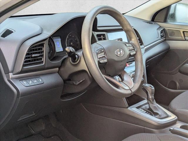 2020 Hyundai Elantra SEL photo 2