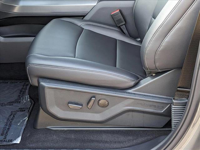2025 Ford F-150 XLT photo 4