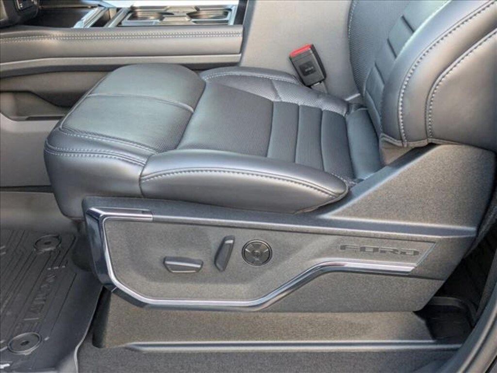 New 2026 Ford F-250 Platinum Truck Crew Cab