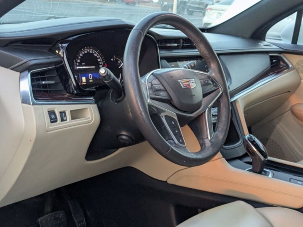 Used 2018 CADILLAC XT5 Luxury FWD SUV