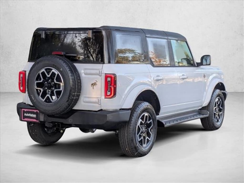 New 2025 Ford Bronco Outer Banks SUV