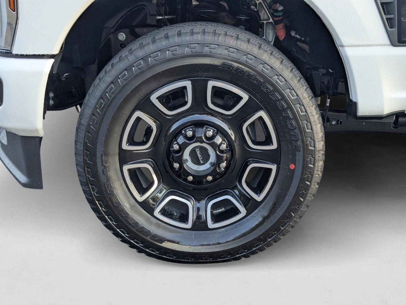 2026 Ford F-350 Super Duty Platinum - Photo 9