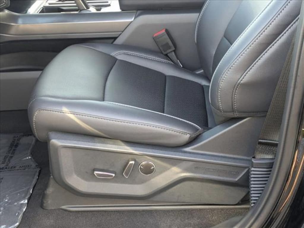 New 2025 Ford F-150 LARIAT Truck SuperCrew Cab